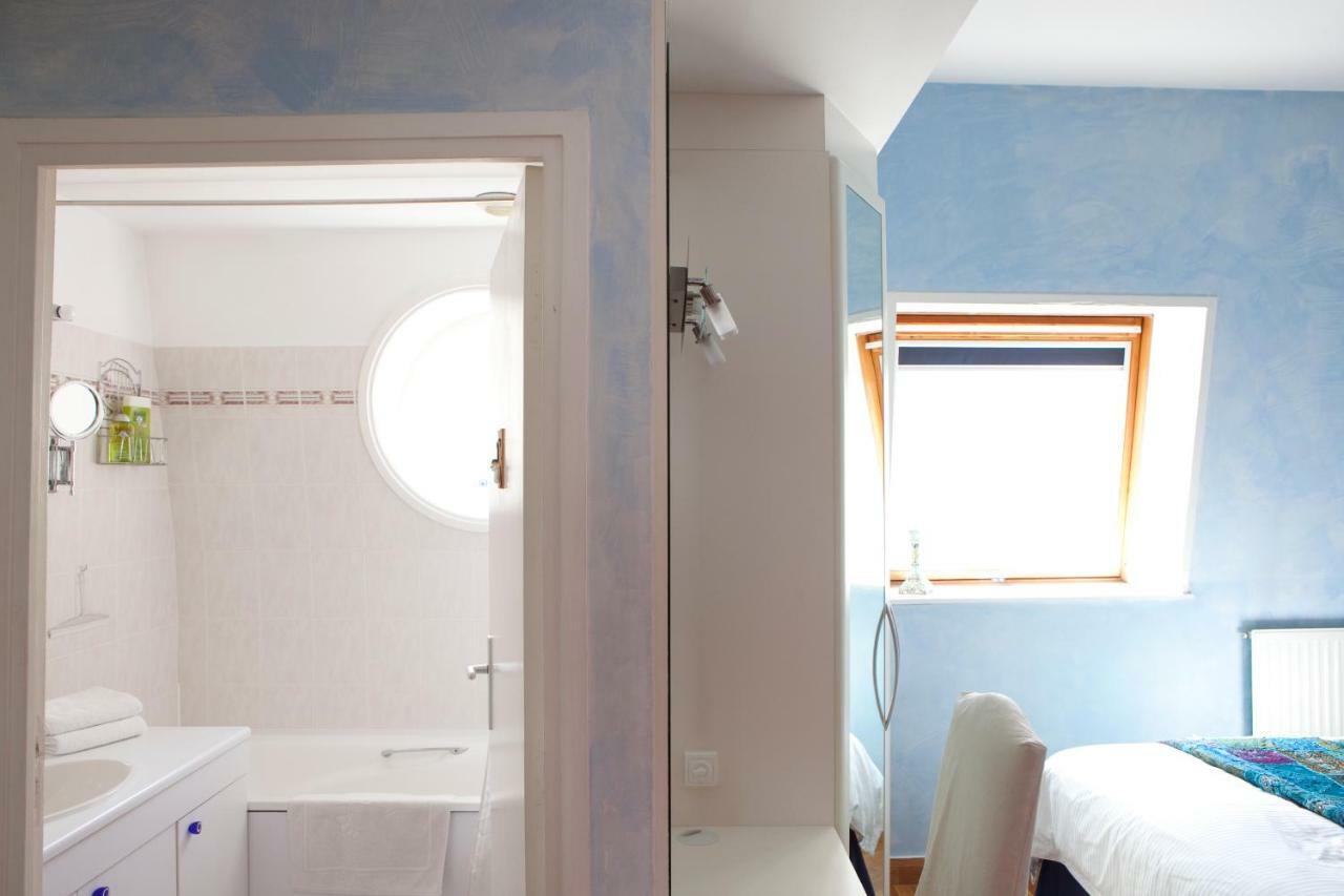 52 Clichy Bed & Breakfast - Chambre D'Hotes ปารีส ภายนอก รูปภาพ