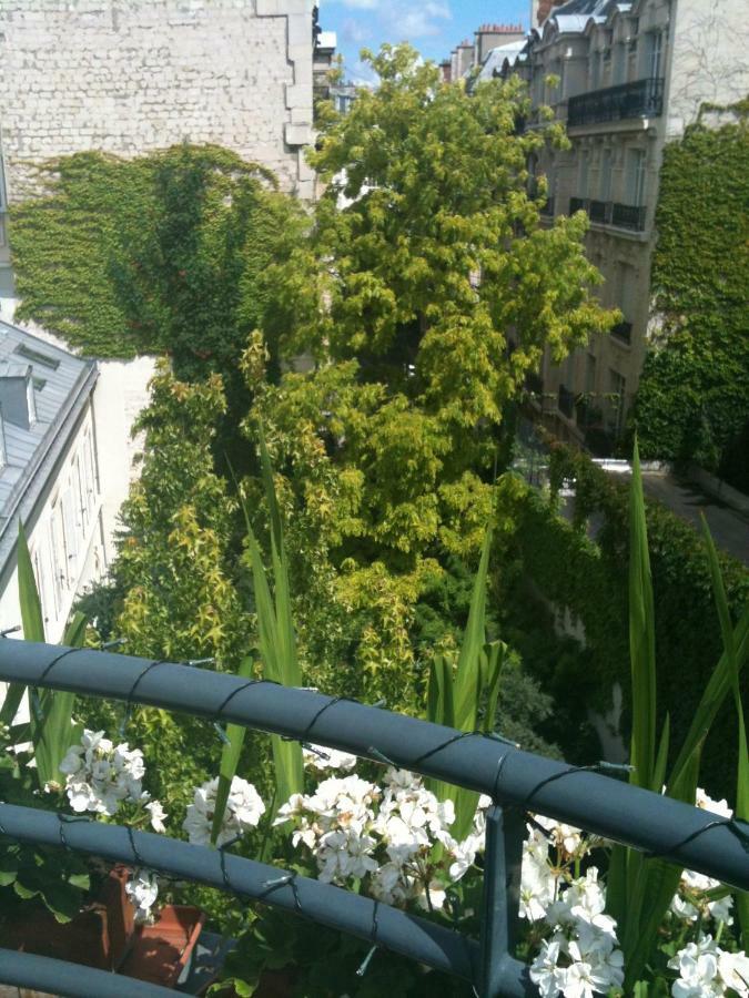 52 Clichy Bed & Breakfast - Chambre D'Hotes ปารีส ภายนอก รูปภาพ