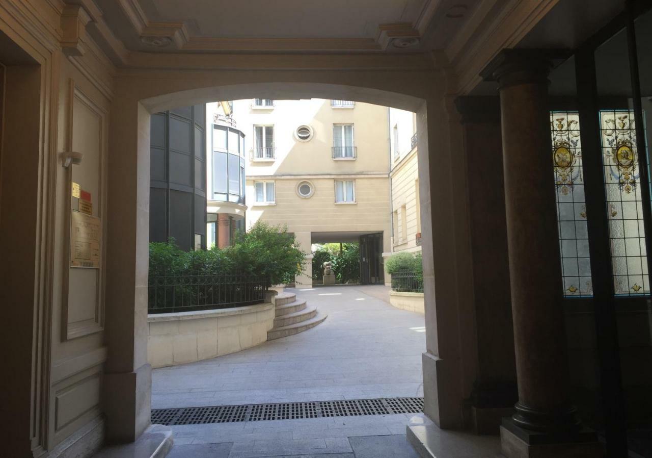 52 Clichy Bed & Breakfast - Chambre D'Hotes ปารีส ภายนอก รูปภาพ